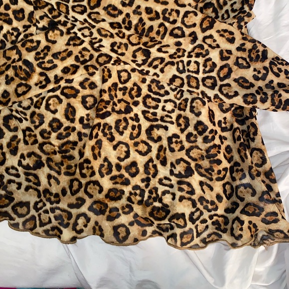 NWOT Leopard Print Shirt Size 1x - Picture 3 of 5